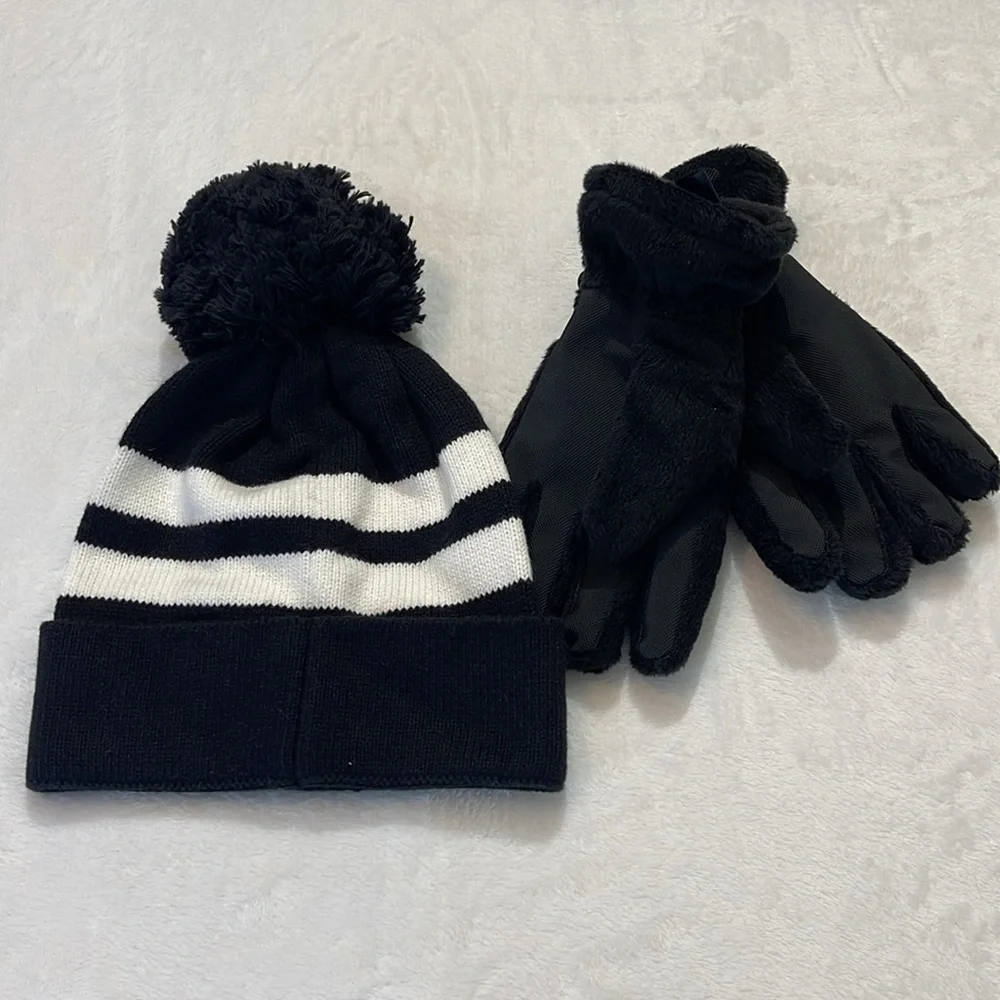 CRAZY 8 GRL PWR GIRLS CAP SIZE S , SWISS TECH GLOVES , GIRLS SIZE S.